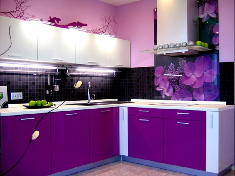 Сочетание цветов интерьер кухни черный и фиолетовый