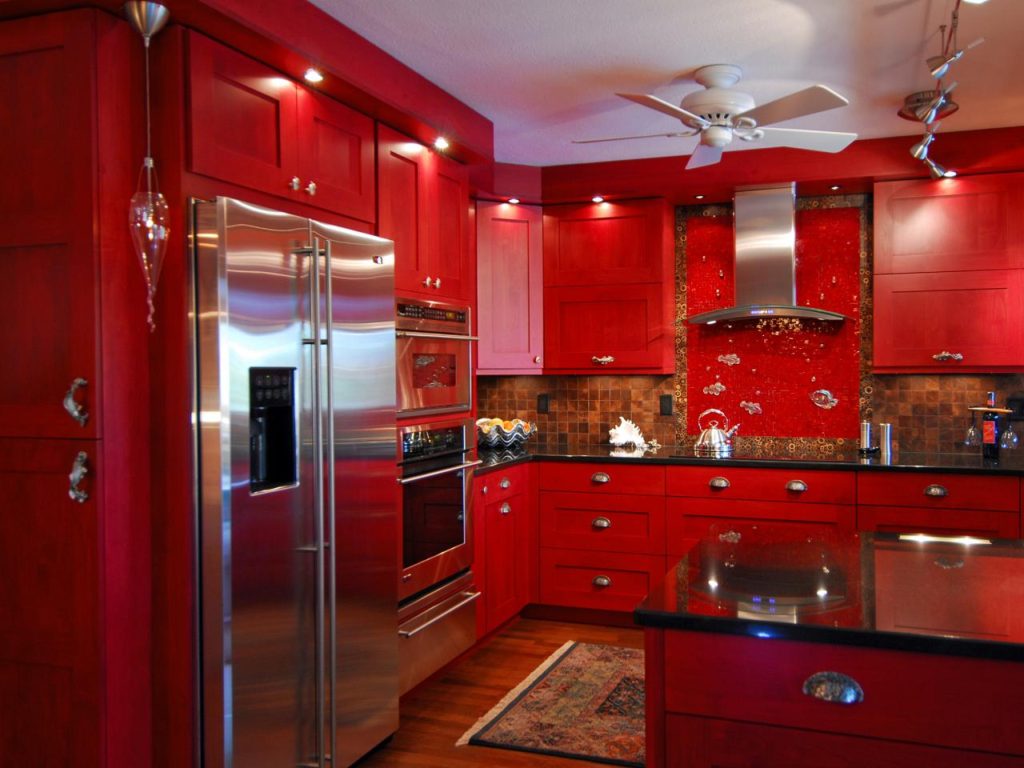 Сочетание цветов интерьер кухни нескучный красный
